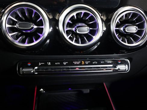 Used 2023 Mercedes-Benz GLA 250 4MATIC image 21