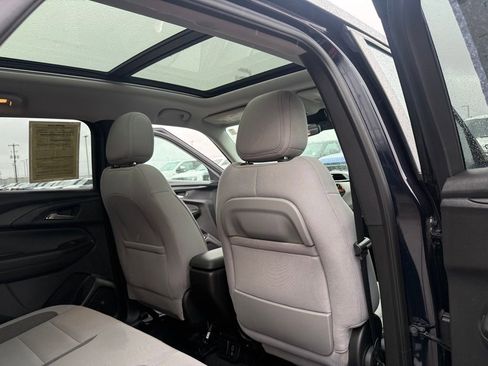 Used 2021 Chevrolet TrailBlazer LT w/ Sun and Liftgate Package image 16