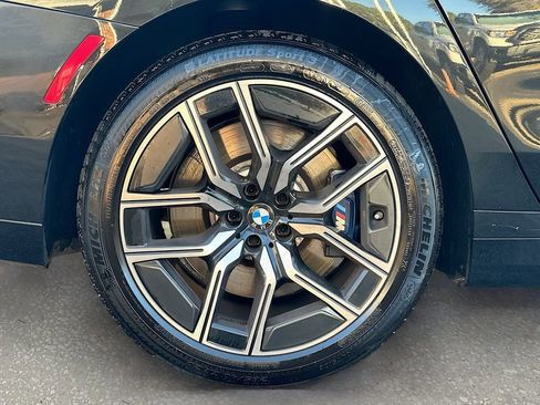 Used 2023 BMW 760i xDrive image 32