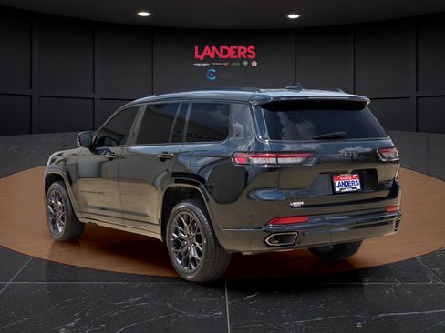 Used 2023 Jeep Grand Cherokee L Summit w/ High Altitude Package AWD/4WD image 3