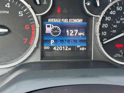 Used 2015 Toyota Tundra SR5 w/ SR5 Upgrade Package image 21