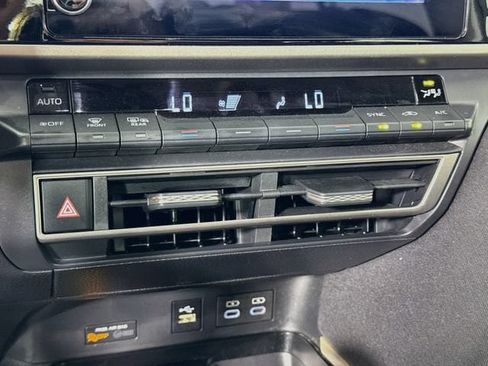 Certified 2025 Toyota Camry LE FWD image 17