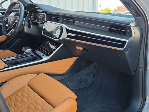 Used 2024 Audi RS 6 performance image 42