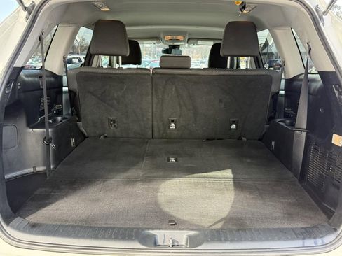 Used 2019 Toyota Highlander LE image 9