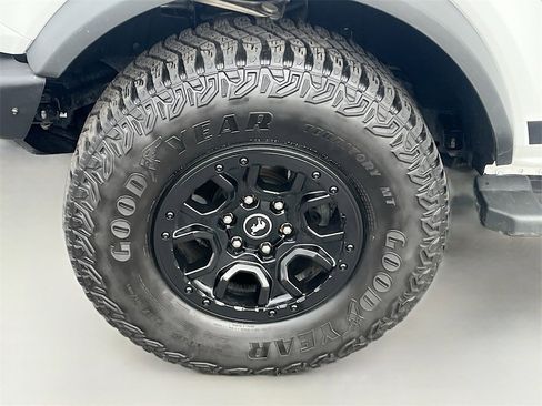 Used 2024 Ford Bronco Wildtrak image 31