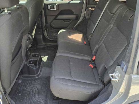 Used 2020 Jeep Wrangler Unlimited Sahara image 29