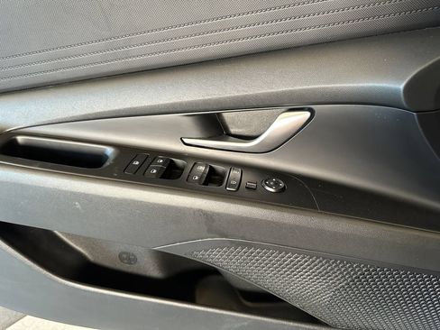 Used 2023 Hyundai Elantra SEL FWD image 19