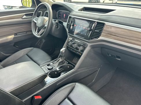 Certified 2023 Volkswagen Atlas SEL AWD/4WD image 17