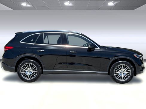 Used 2024 Mercedes-Benz GLC 300 4MATIC image 7