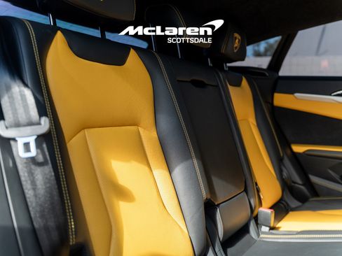 Used 2021 Lamborghini Urus image 18