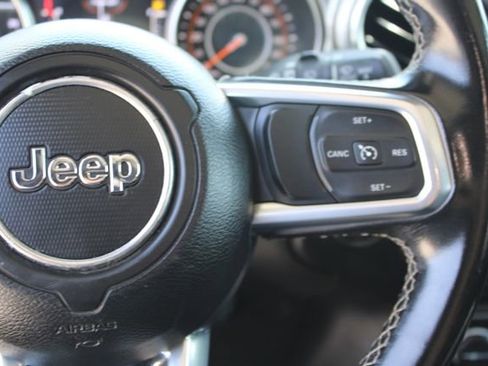 Used 2020 Jeep Wrangler Unlimited Sahara AWD/4WD image 17