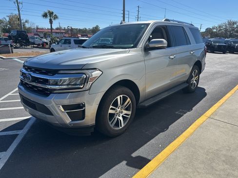 Certified 2024 Ford Expedition Limited image 6