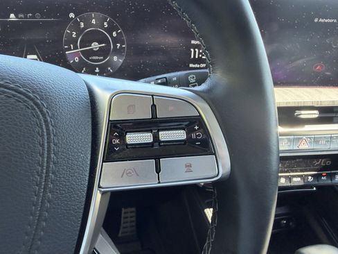 Used 2024 Kia Telluride SX Prestige AWD/4WD image 35