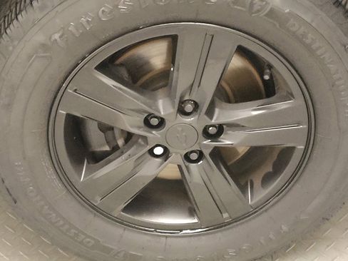 Used 2019 Chevrolet Trax LT w/ LT Convenience Package image 31