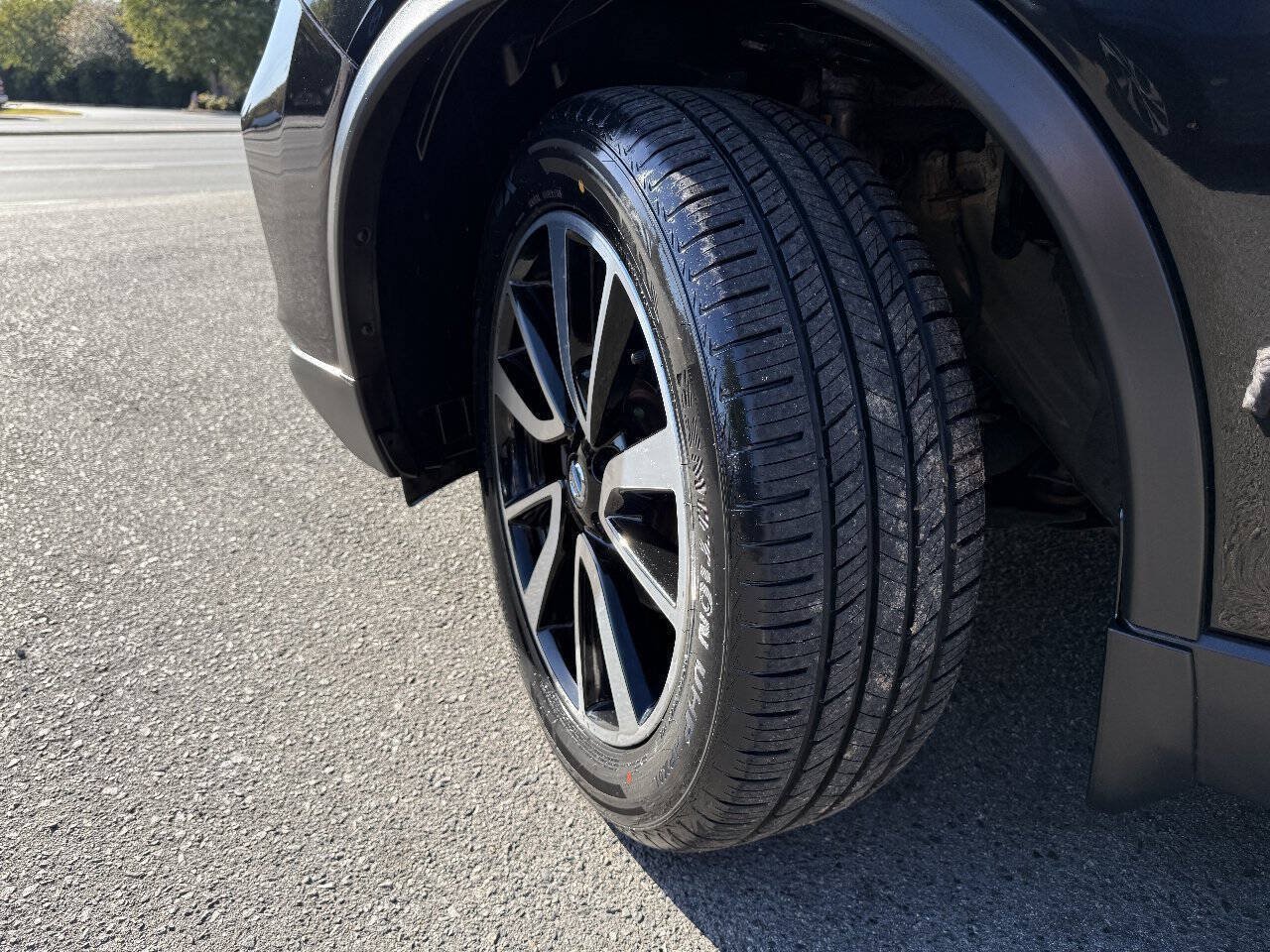 Used 2019 Nissan Rogue SL AWD/4WD image 26