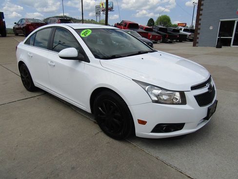 Used 2011 Chevrolet Cruze LS w/ Connectivity Package image 2