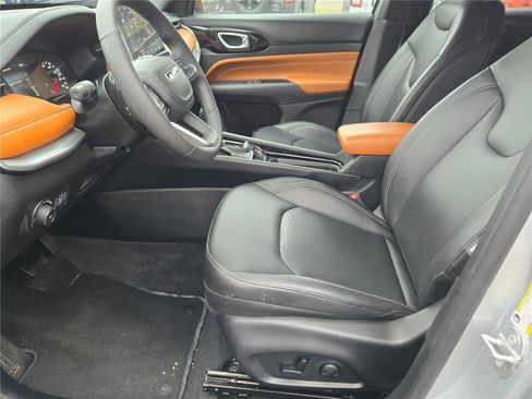 Used 2025 Jeep Compass Limited AWD/4WD image 15