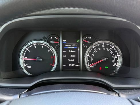 Used 2024 Toyota 4Runner Limited AWD/4WD image 31