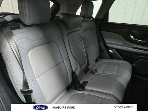 Used 2021 Lincoln Corsair AWD w/ Premium Package image 20