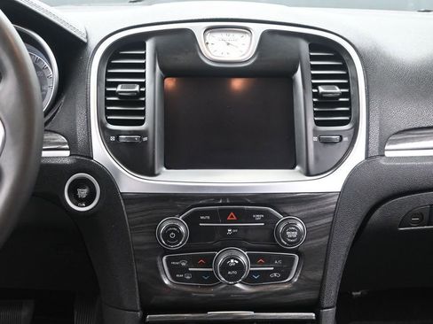 Used 2022 Chrysler 300 Touring w/ Sport Appearance Package RWD image 24