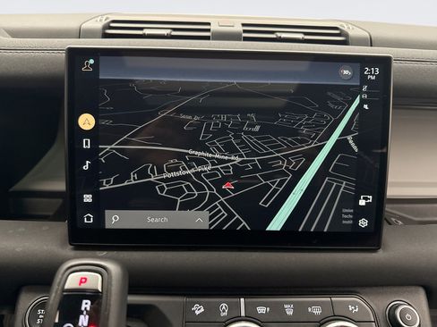 Used 2023 Land Rover Defender 130 SE image 15