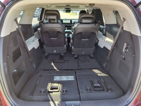 Used 2022 Kia Carnival SX Prestige image 6