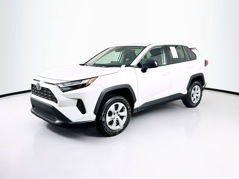 Used 2025 Toyota RAV4 LE image 3