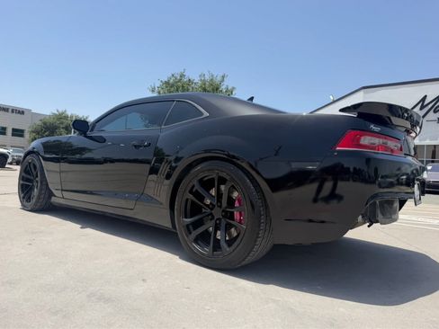 Used 2015 Chevrolet Camaro SS w/ SS Performance Package RWD image 9