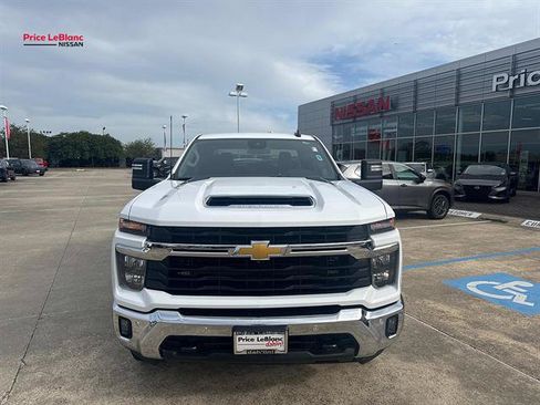Used 2025 Chevrolet Silverado 2500 LT w/ Safety Package AWD/4WD image 2