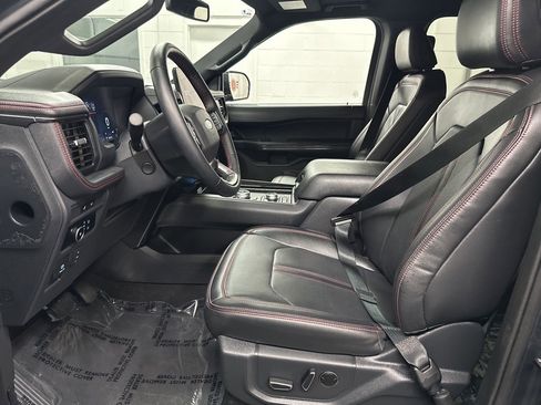 Used 2024 Ford Expedition Limited image 20