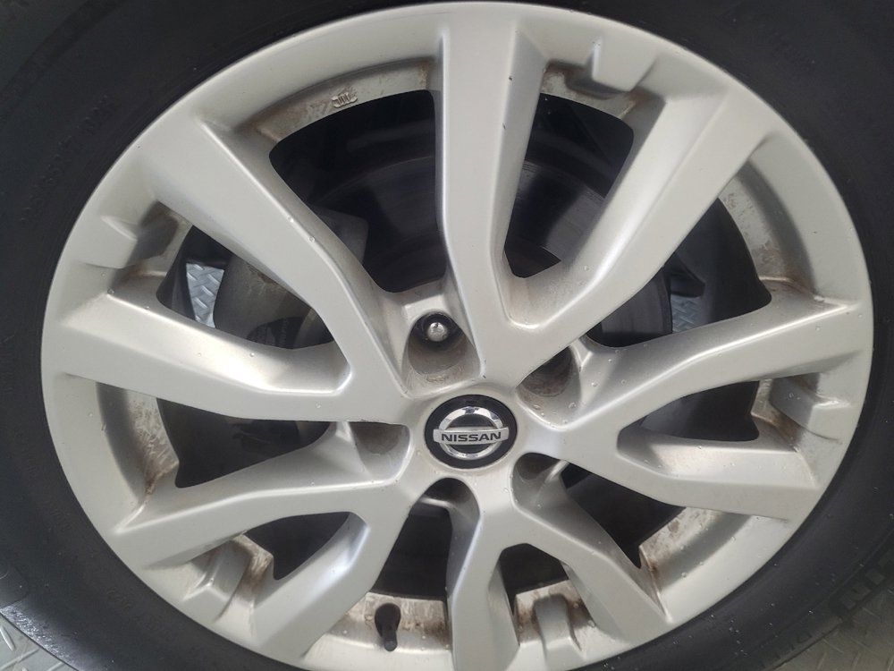 Used 2020 Nissan Rogue SV FWD image 31