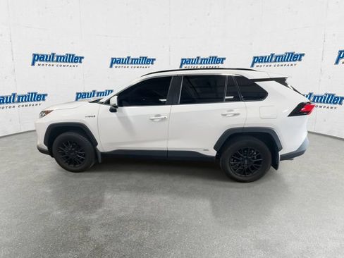 Used 2021 Toyota RAV4 XLE w/ Convenience Package AWD/4WD image 7