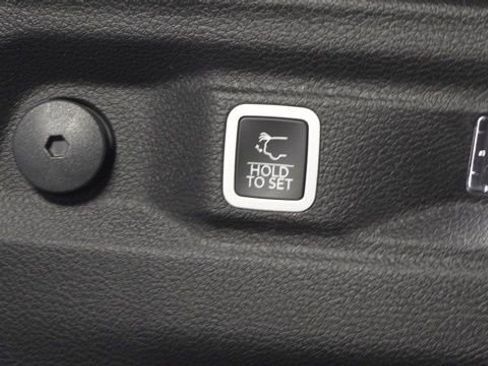 New 2025 Jeep Grand Cherokee L Limited w/ Luxury Tech Group II image 29