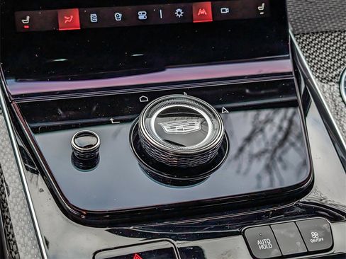 Certified 2025 Cadillac Escalade ESV V image 27