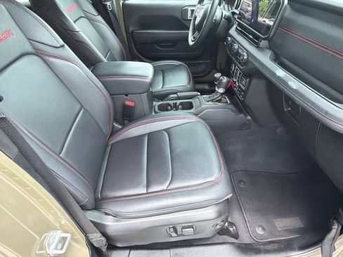 Used 2025 Jeep Wrangler Unlimited Rubicon AWD/4WD image 13