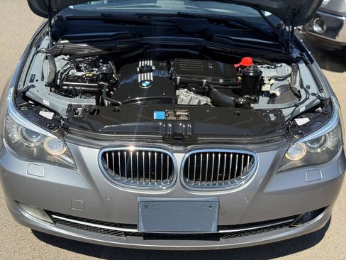Used 2010 BMW 535i xDrive Wagon AWD/4WD image 17
