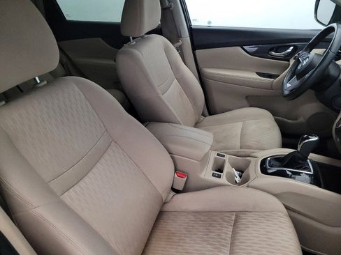 Used 2017 Nissan Rogue SV image 21