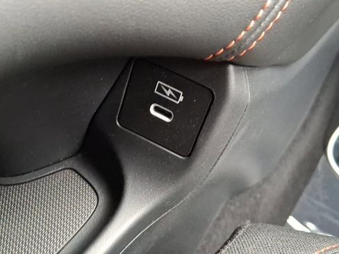 Certified 2025 Honda HR-V Sport image 26