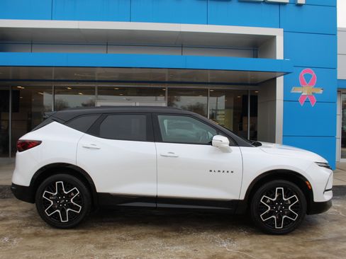 Certified 2024 Chevrolet Blazer RS w/ Driver Confidence II Package image 2