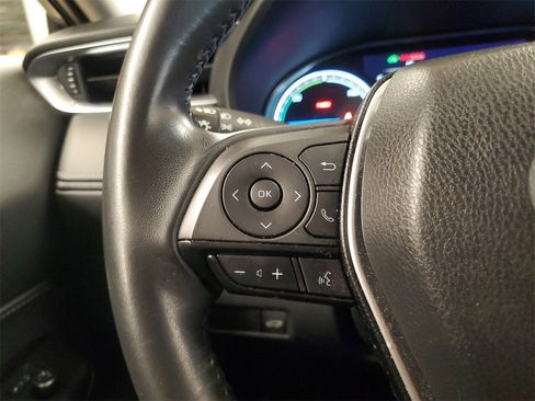 Used 2023 Toyota Venza LE image 21