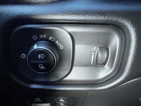 Used 2021 RAM 1500 Big Horn image 15