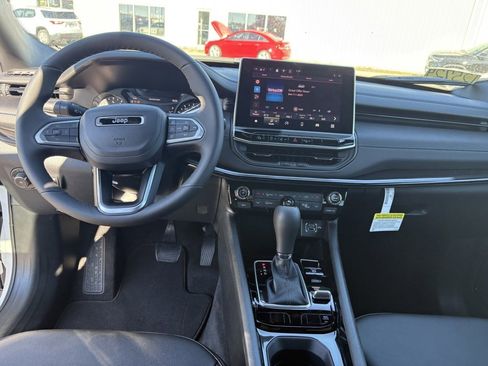 New 2026 Jeep Compass Limited image 18