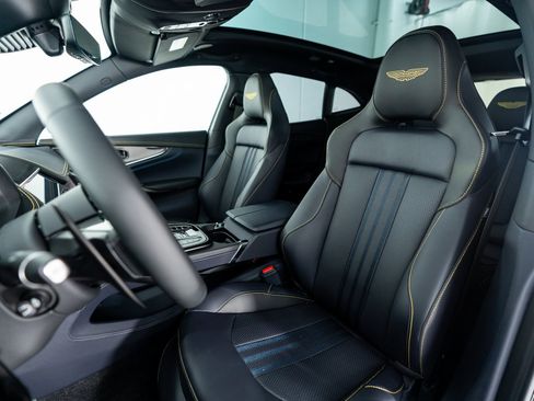 Used 2025 Aston Martin DBX 707 image 17
