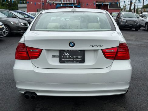 Used 2011 BMW 328i xDrive Sedan AWD/4WD image 7