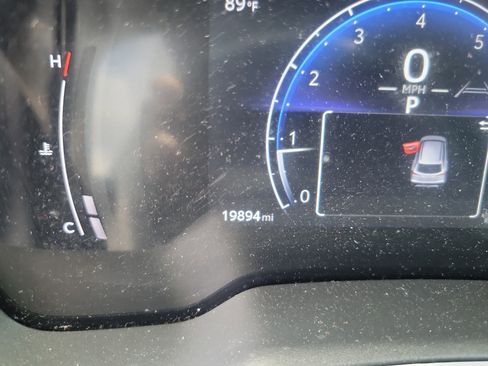 Used 2023 Toyota Corolla Cross XLE image 25