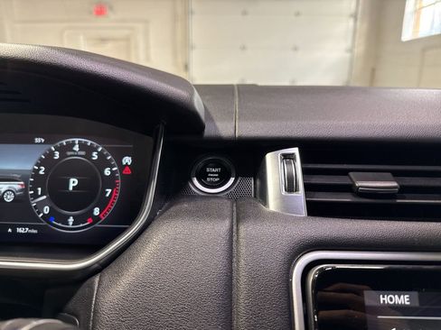 Used 2018 Land Rover Range Rover Sport SE AWD/4WD image 16