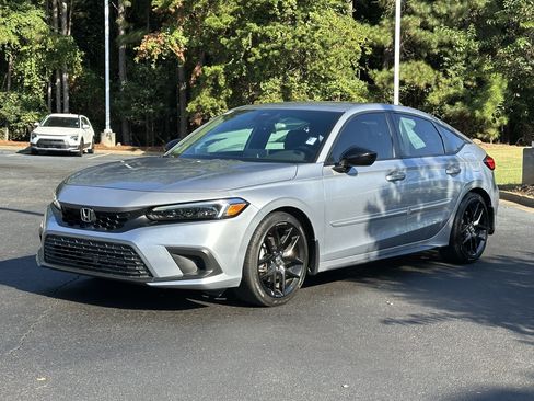 Used 2023 Honda Civic Sport image 5