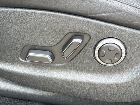 Certified 2026 Genesis GV70 2.5T Advanced AWD/4WD image 15