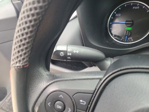 Used 2021 Toyota RAV4 LE w/ Carpet Mat Package (TMS) image 22