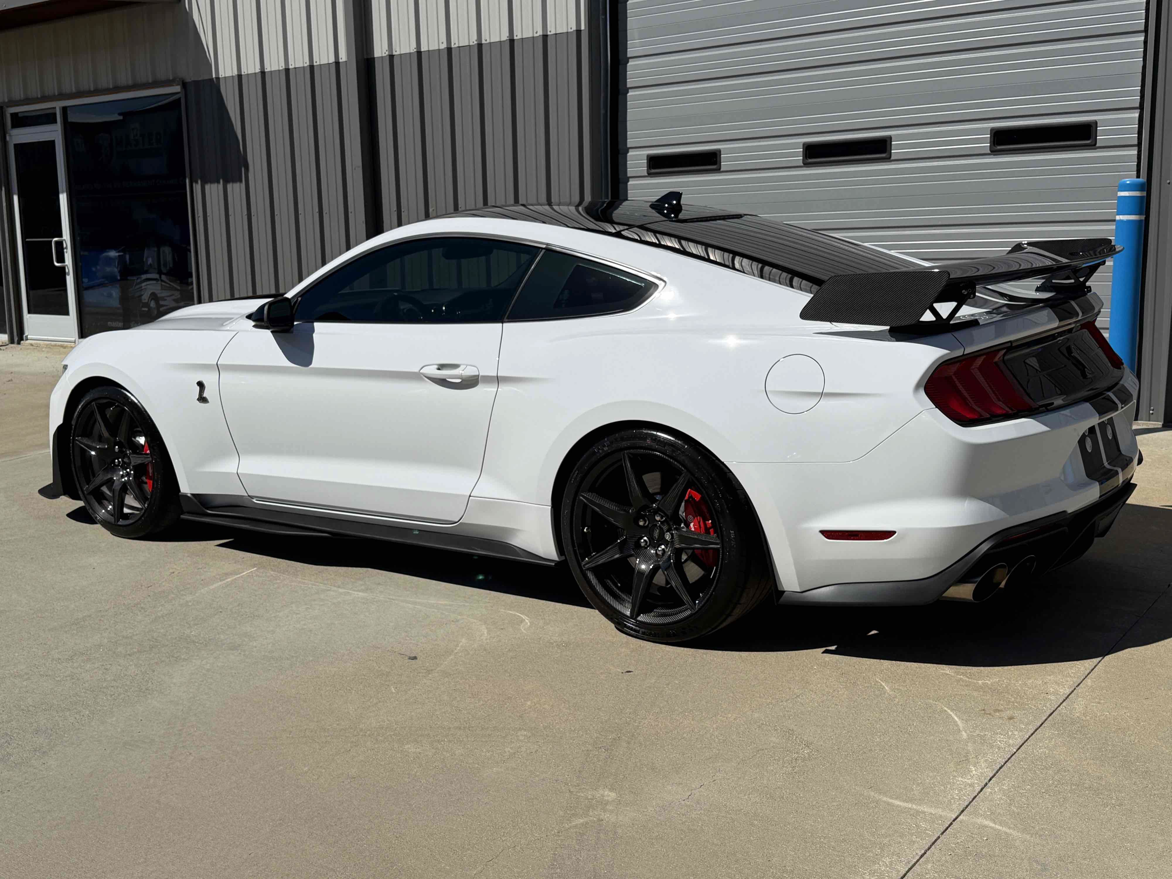 Used 2021 Ford Mustang Shelby GT500 w/ Carbon Fiber Track Pack RWD image 68